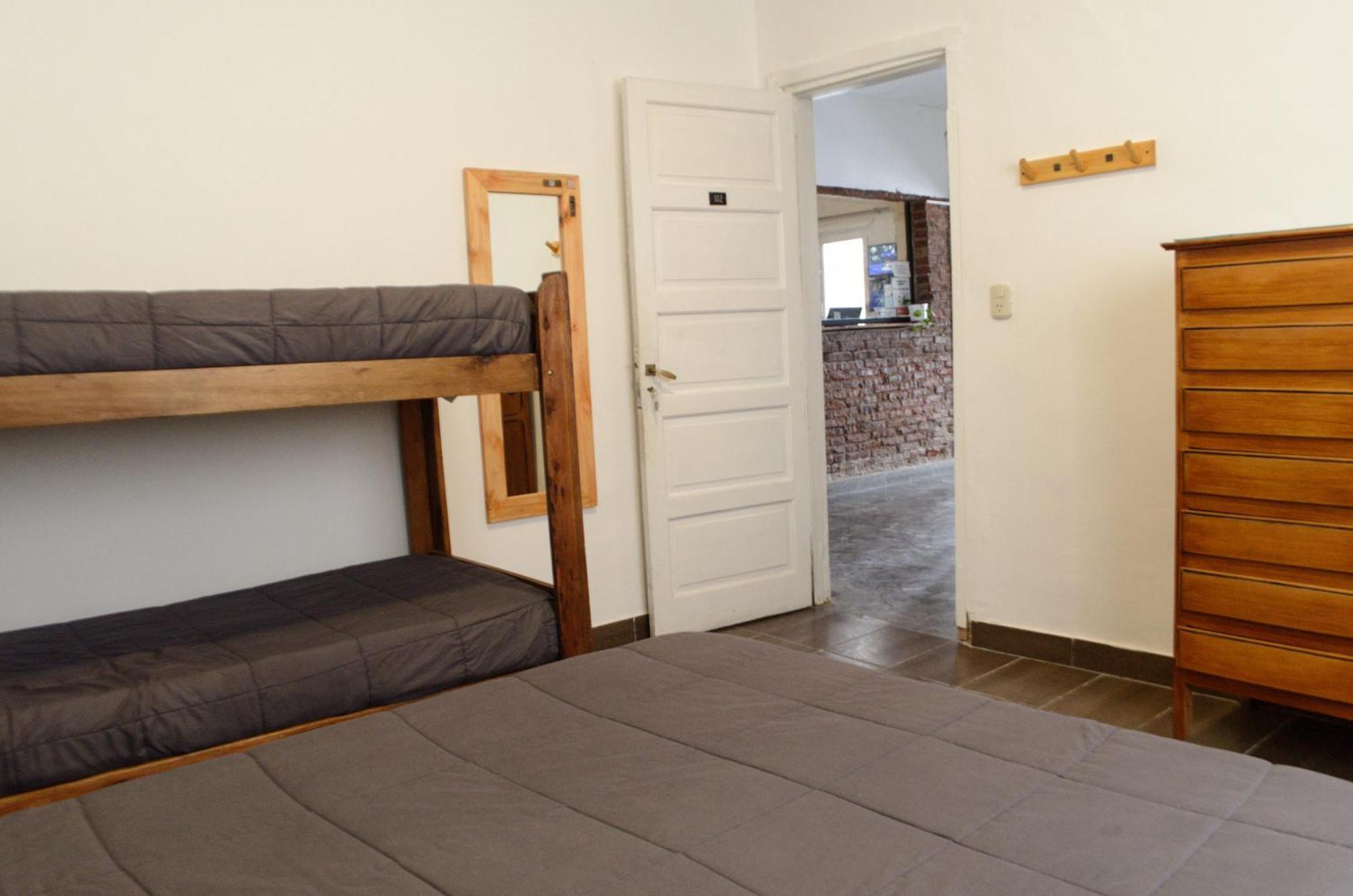 Yanquetruz Hostal *
